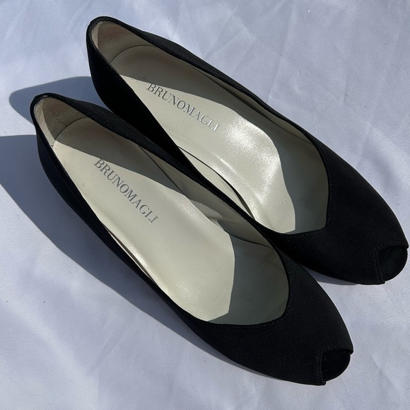 Bruno Magli women’s black patent heel peeptoe pumps size 6.5 - Picture 1 of 5
